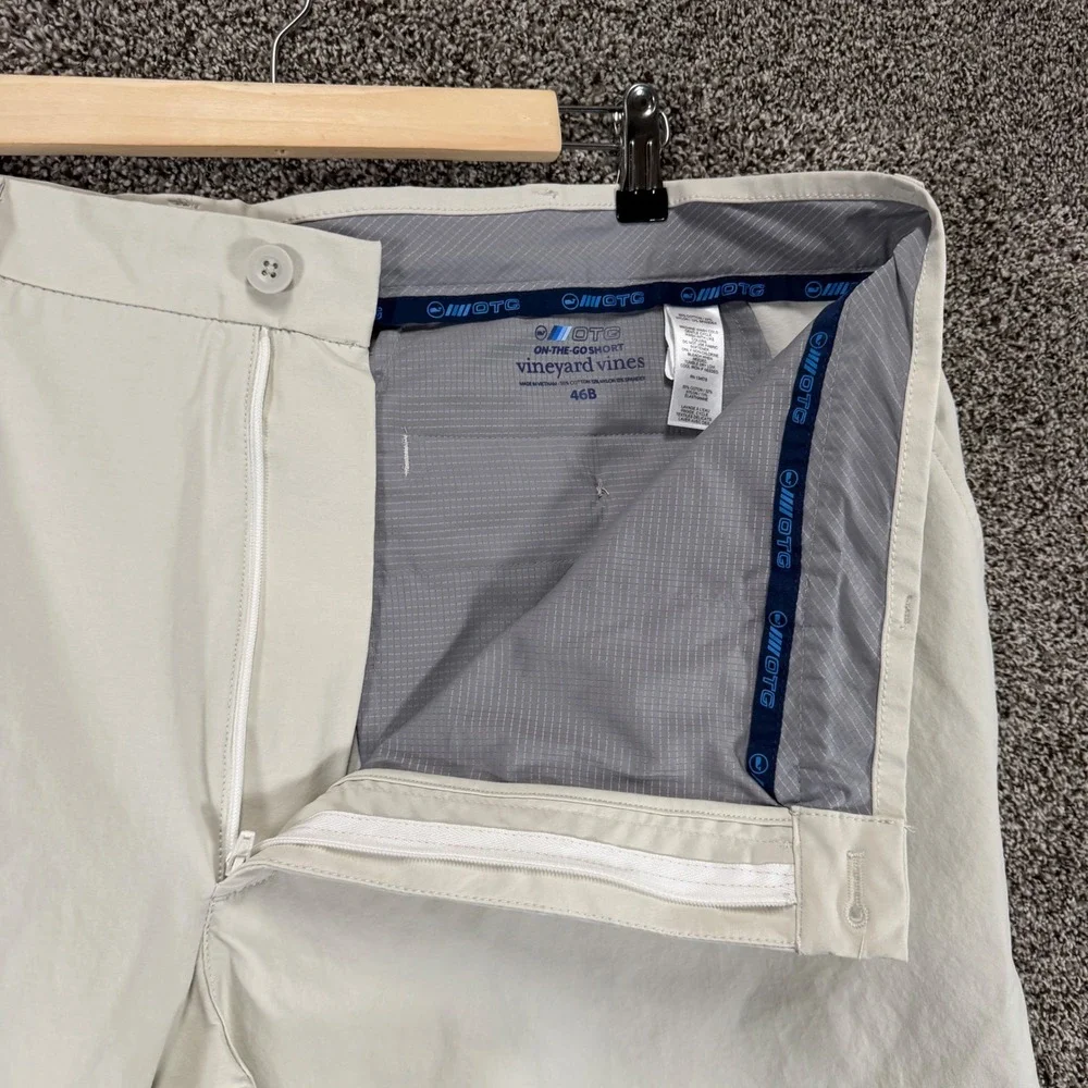 Vineyard Vines OTG Shorts Mens 46B/10 Beige Golf Performance On The Go Chino